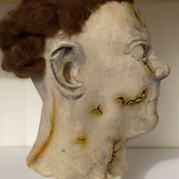 This is a fun world Robson, 2007 Michael Myers Halloween mask Rob Zombie - Picture 2 of 5